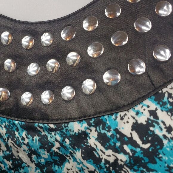 Studded-neckline high-low tank with an abstract design by Apt. 9 / Women's Small - Picture 3 of 10